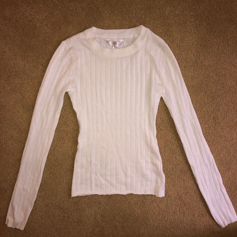 A long sleeve white shirt